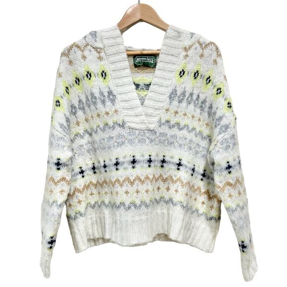 American Eagle Outfitters Sweaters - American eagle soft fuzzy knit hooded sweater women’s size medium